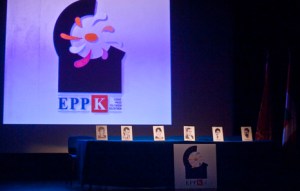 Acto de presentación de las conclusiones del debate interno de EPPK. En la imagen, una de las secuencias del video que se ha proyectado durante el acto.